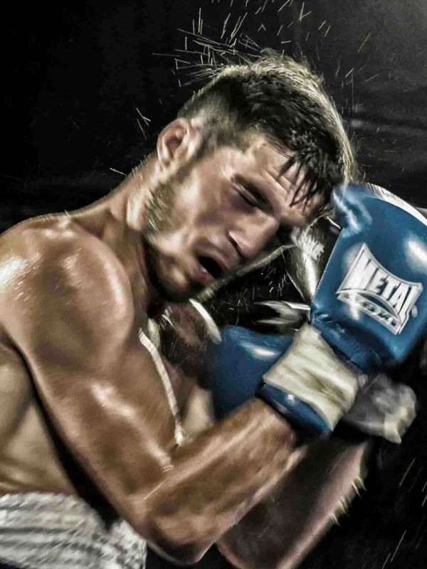 photographie de boxeurs en action sur le ring prises par le photo club de bordeaux
